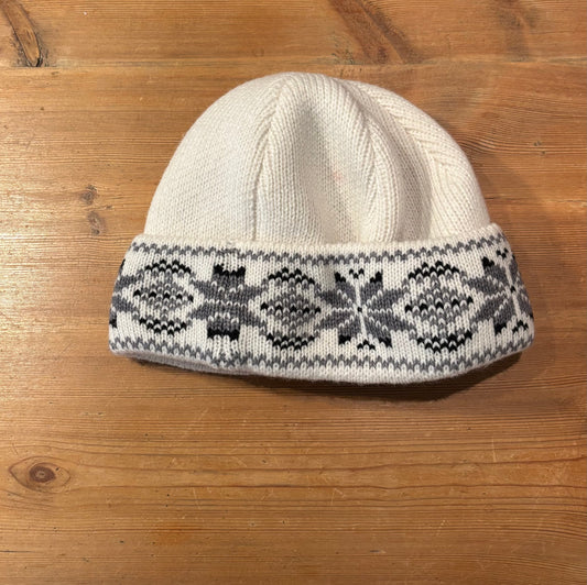 Cream Wool Hat with Nordic Snowflake Pattern and Fleece Lining